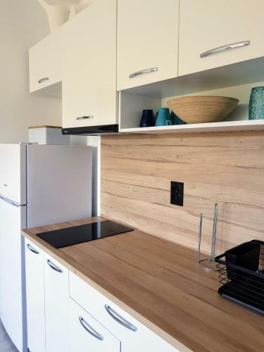 Apartment With Own Yard In Lily Beach Resort