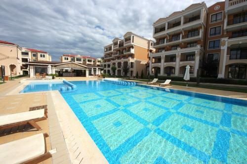 Green Life Beach Resort Apartment