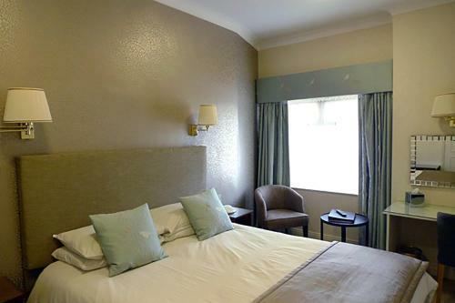 Ascot House Hotel
