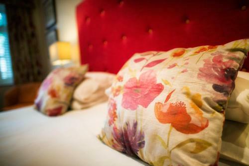 Ascot House Hotel