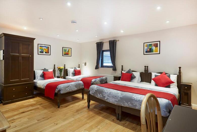 Hostal Conifers Guest House