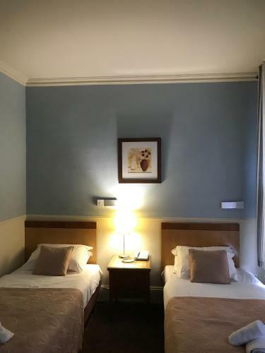 Eurobar Cafe & Hotel - B&B