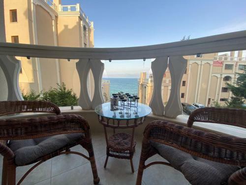 Luxurious And Panoramic Apartment At The Beach In La Mer Complex