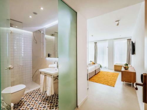 Ibis Styles Golden Sands Roomer Hotel