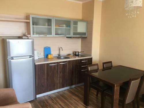 Apartamento ???????????? ? 2 -?? ?????????. Golden Line.