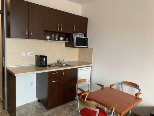 Marina Bay Apart Saint Vlas