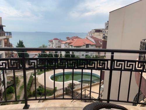 Marina Bay Apart Saint Vlas