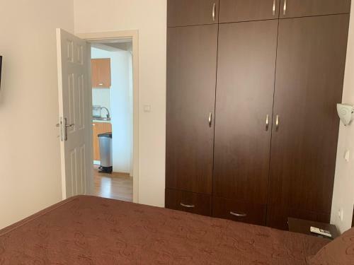 Marina Bay Apart Saint Vlas
