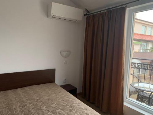 Marina Bay Apart Saint Vlas