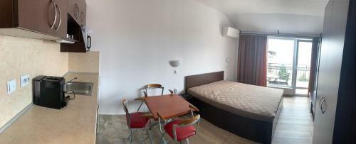 Marina Bay Apart Saint Vlas