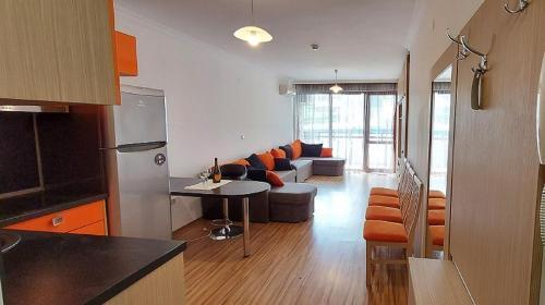 Apartamento ?????? ??? 4-? ??????? ? ?-?? ?????? 70 ?????? ?? ?????