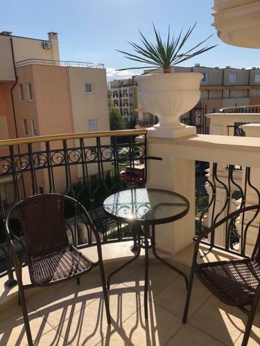 A&a Luxus Apartament 200 M From Sea