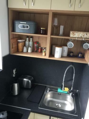 Campbell's Central Apartment