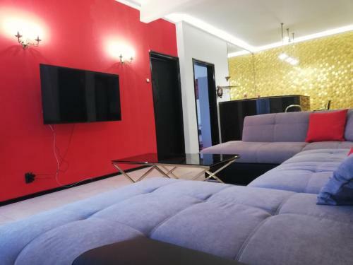 Top Center Cozy And Spacious Apartment