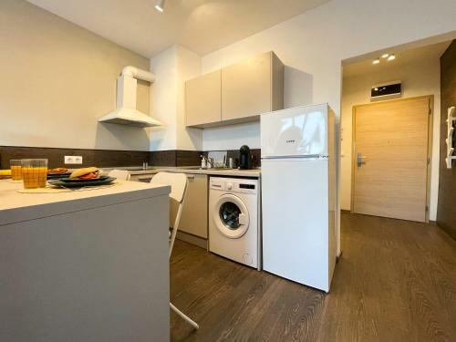 Designer Apartment With Views