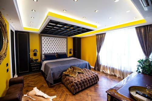 Luxury Apartment Sofia - The Royal Safari Suite