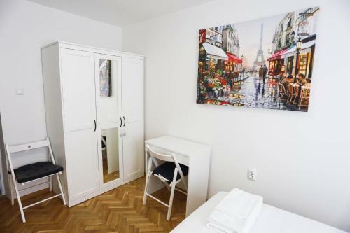 White Central Apartment