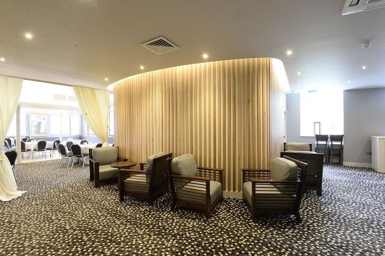Hotel Ten Square