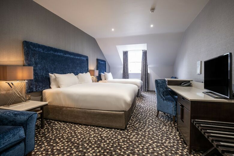 Hotel Ten Square