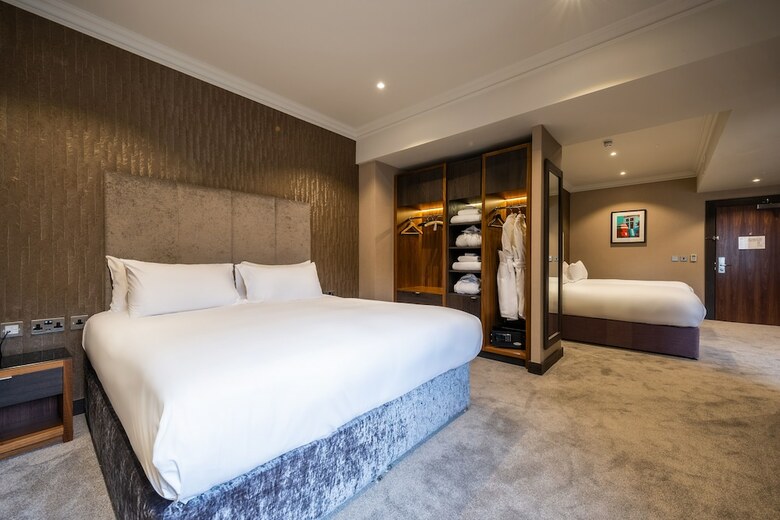 Hotel Ten Square