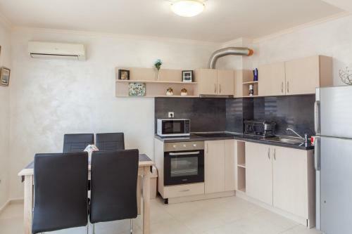 Pearl Apartment