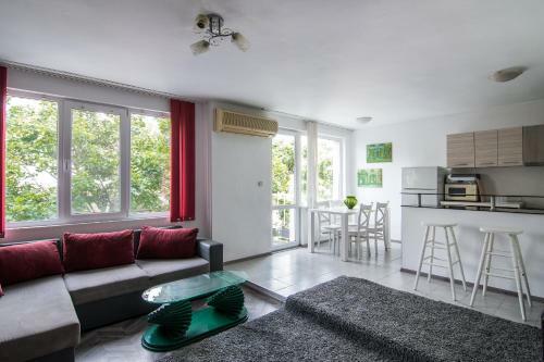 Opera Apartment At City Center Varna