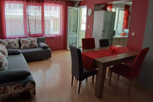 Apartamento ?????????? ????? ????? 90??.?. 3????? ?? 7 ??????