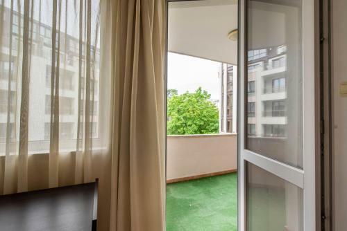 Red Velvet Apartment