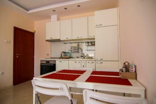 Apartment Mangusta
