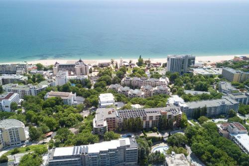 Budget Golden Sands Apartment