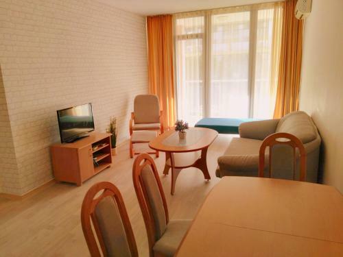 Apartment In Trakia Plaza