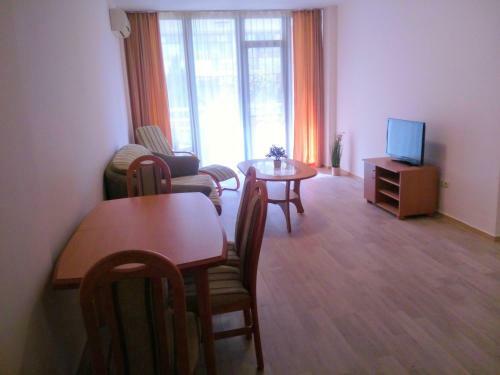 Apartment In Trakia Plaza