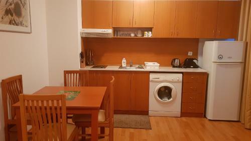 Holiday Apartment; Pool; Near Beach, Efir Complex