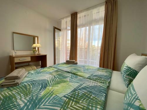 One Bedroom Apartment In Anita Pool View