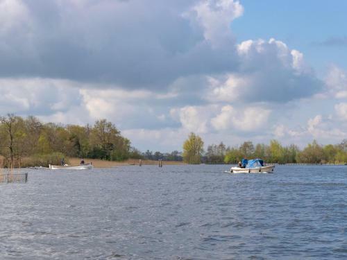 Aan De Plas