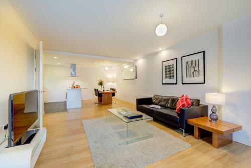 Cleyro Serviced Apartments - Finzels Reach