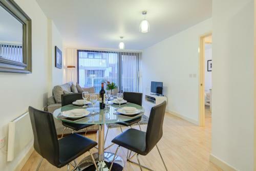 Cleyro Serviced Apartments - Finzels Reach