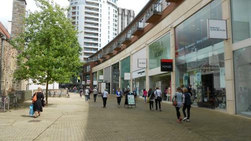 Cleyro Serviced Apartments - City Centre