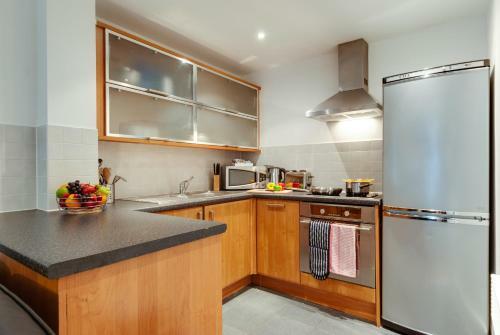 Base Serviced Apartments - Cumberland Apartments