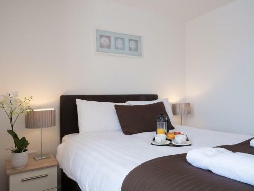 Base Serviced Apartments - The Docks