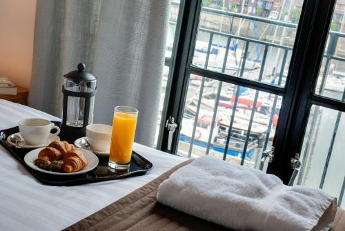 Base Serviced Apartments - The Docks