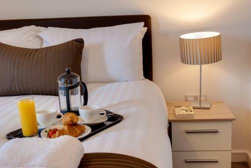 Base Serviced Apartments - The Docks