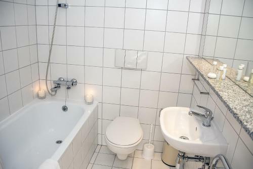 Base Serviced Apartments - The Docks