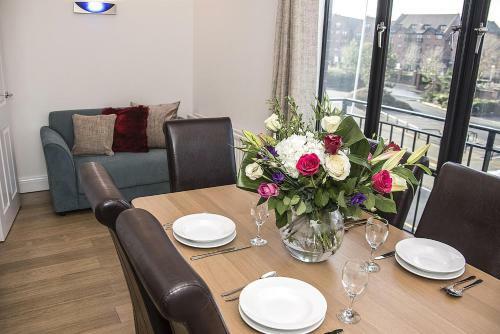 Base Serviced Apartments - The Docks