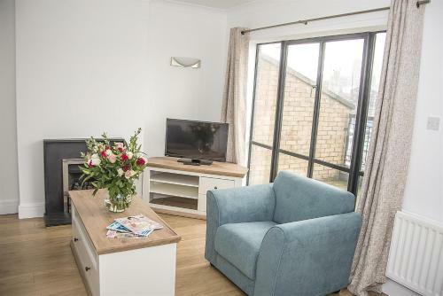 Base Serviced Apartments - The Docks