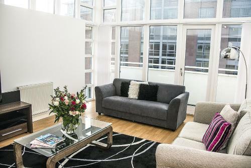 Base Serviced Apartments - The Docks