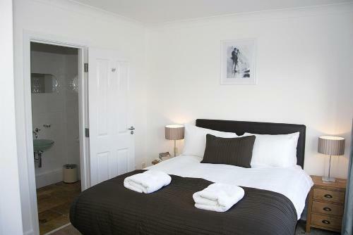 Base Serviced Apartments - The Docks