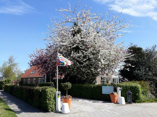 Hostal Bedstay-lemmer Studio With Kitchen And Shower --including Bed-bath-kitchen Linen--