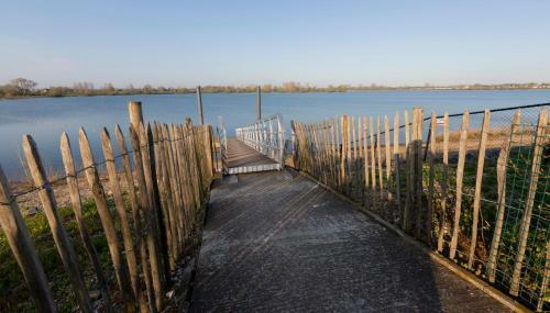 Hip Huisje Aan de Maas