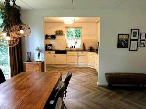 Bungalow Met Uitzicht Op Eigen Bos